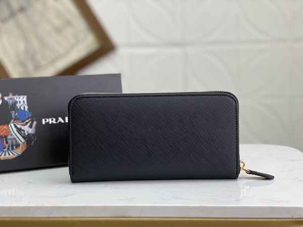 プラダ財布コピー背面デザイン